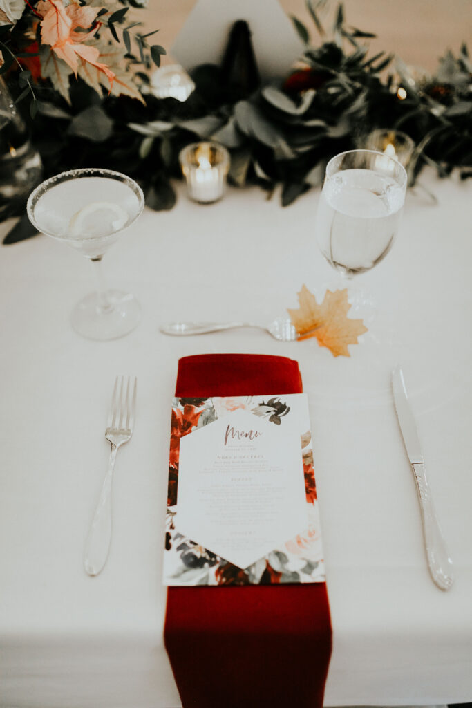 fall-wedding-without-the-typical-fall-colors-decor-05