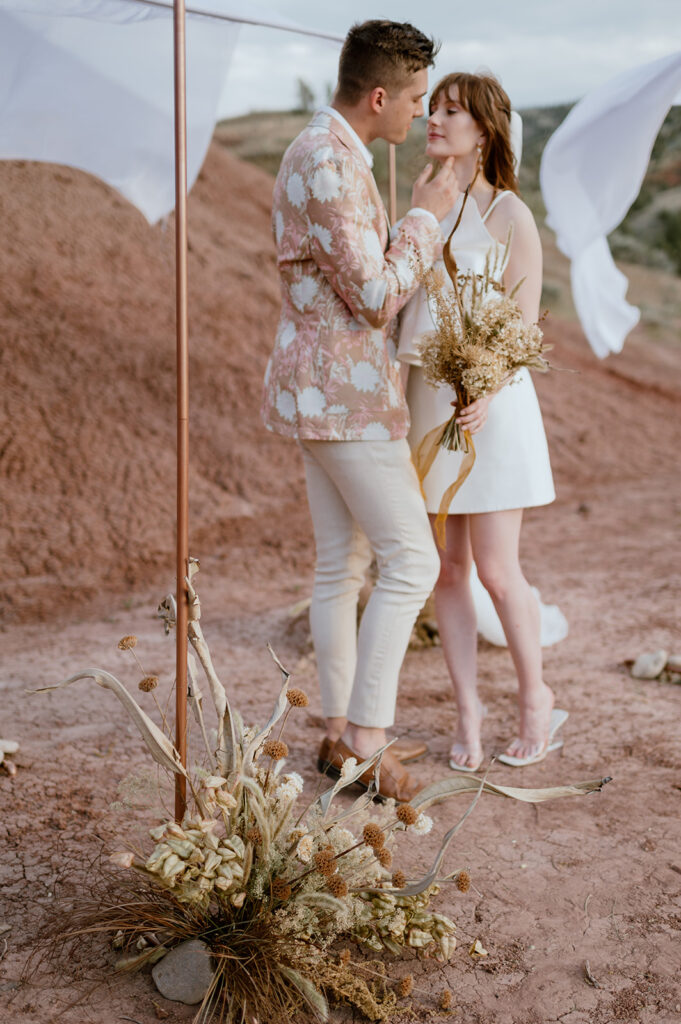 Earthy-Luxury-Painted-Hills-Styled-Shoot-The-Design-04