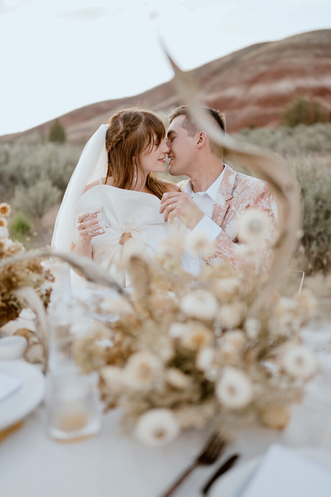 Earthy-Luxury-Painted-Hills-Styled-Shoot-The-Design-08