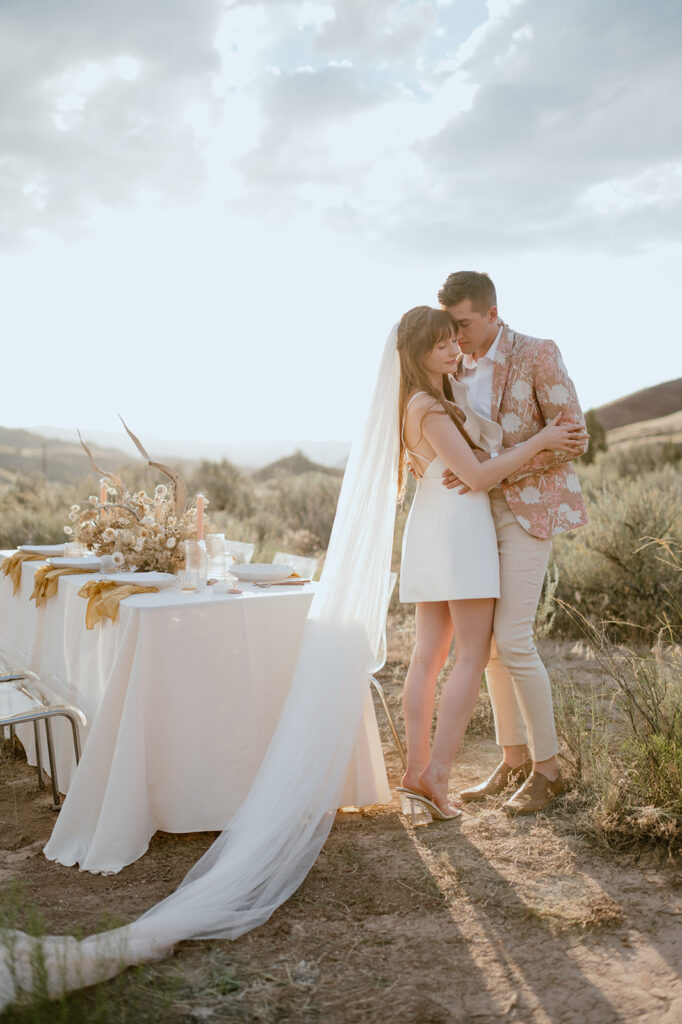 Earthy-Luxury-Painted-Hills-Styled-Shoot-The-Design-14