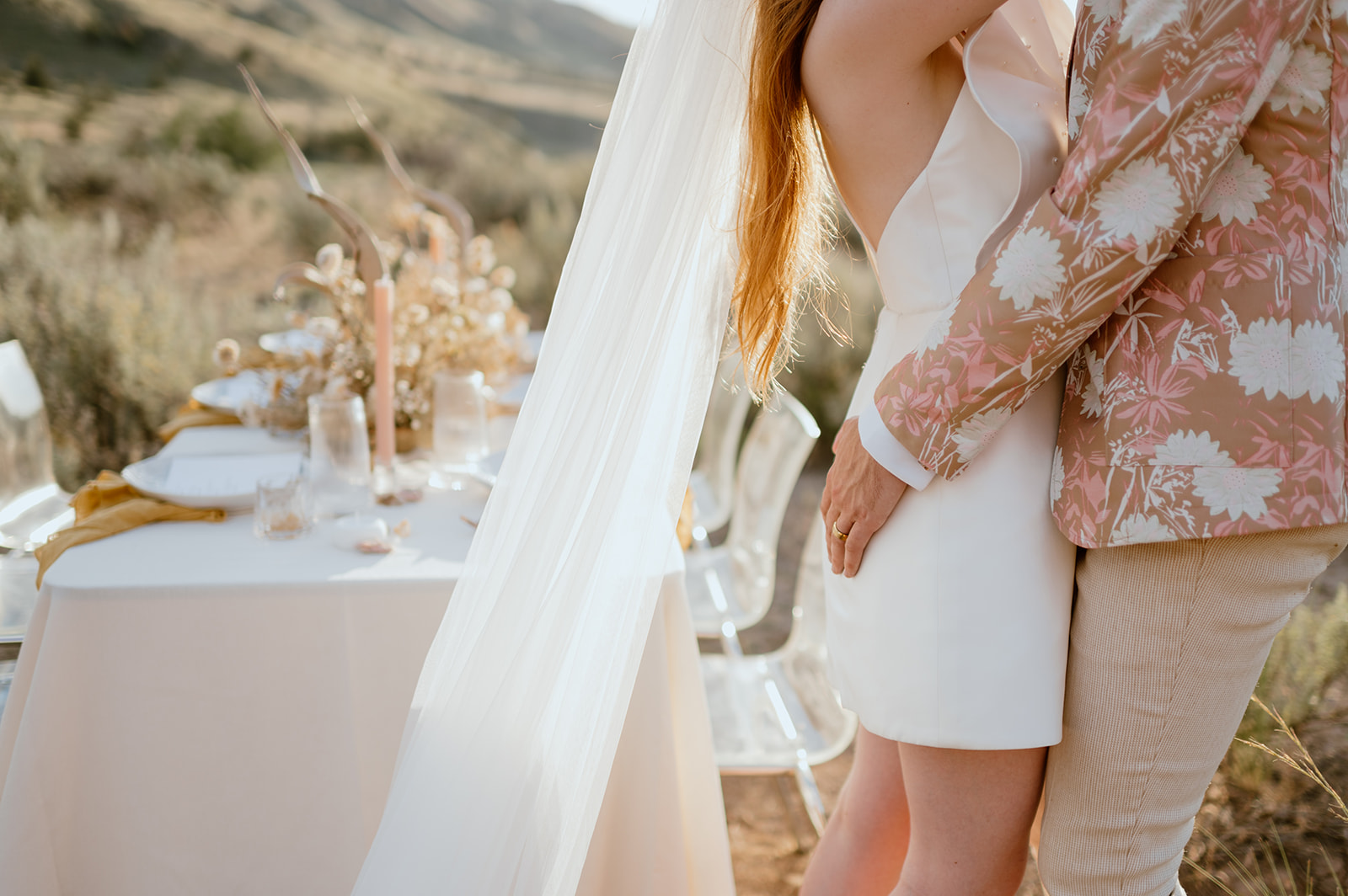 Earthy-Luxury-Painted-Hills-Styled-Shoot-The-Design-14