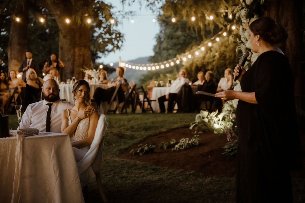 how-to-plan-our-own-backyard-wedding-17