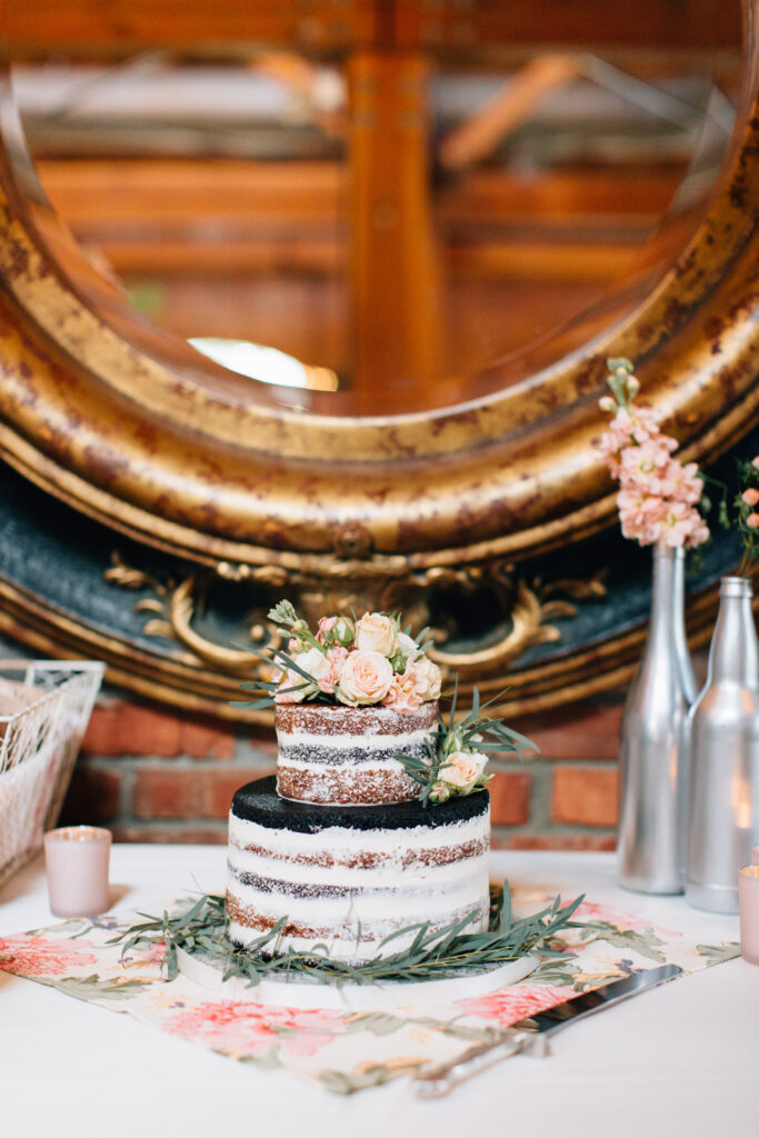 How-I-planned-a-wedding-that-feels-true-to-my-partner-&-i-wedding-cake